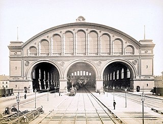 Portikus des zerstörten Anhalter Bahnhofs