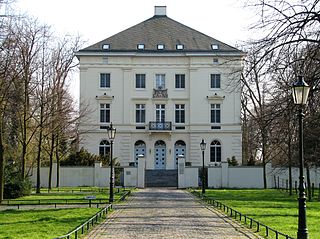 Schloss Mickeln