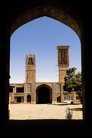 رستوران و چایخانه وکیل