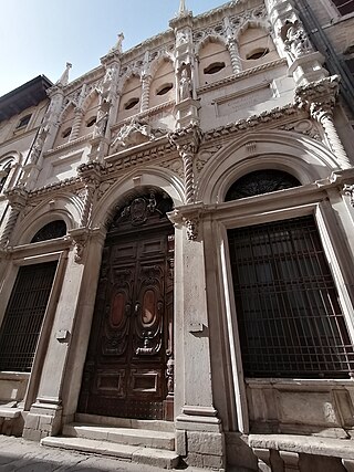 Loggia dei Mercanti