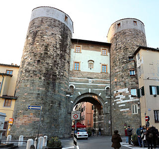 Porta Santi Gervasio e Protasio