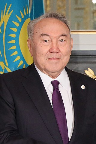 Nursultan Nazarbayev Anıtı