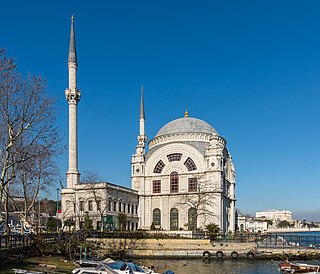 Bezmialem Valide Sultan Camii