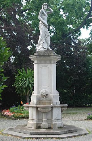 Donauweibchen-Brunnen